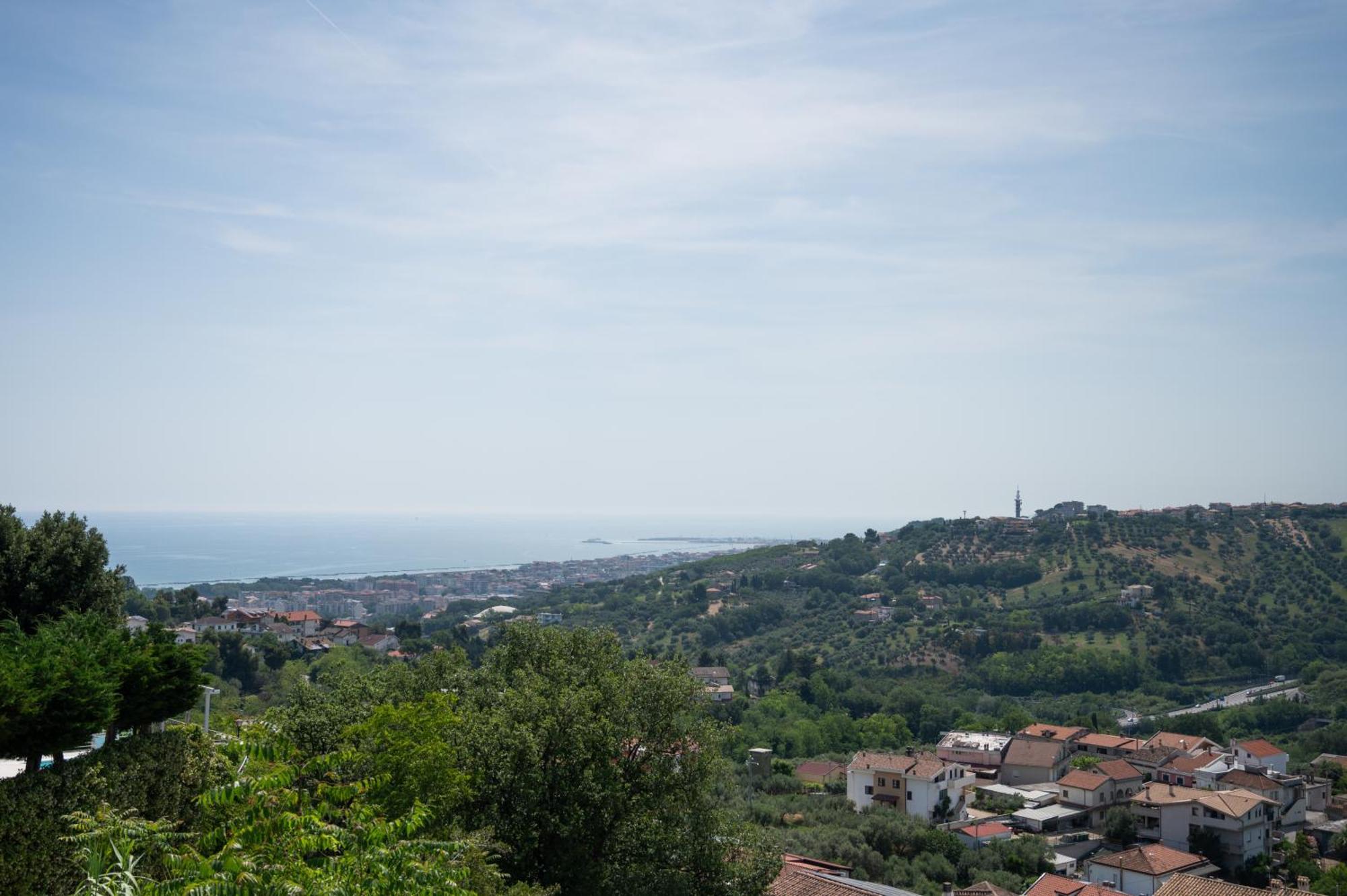 Casa Vista Mare E Colline A Montesilvano Colle Zewnętrze zdjęcie